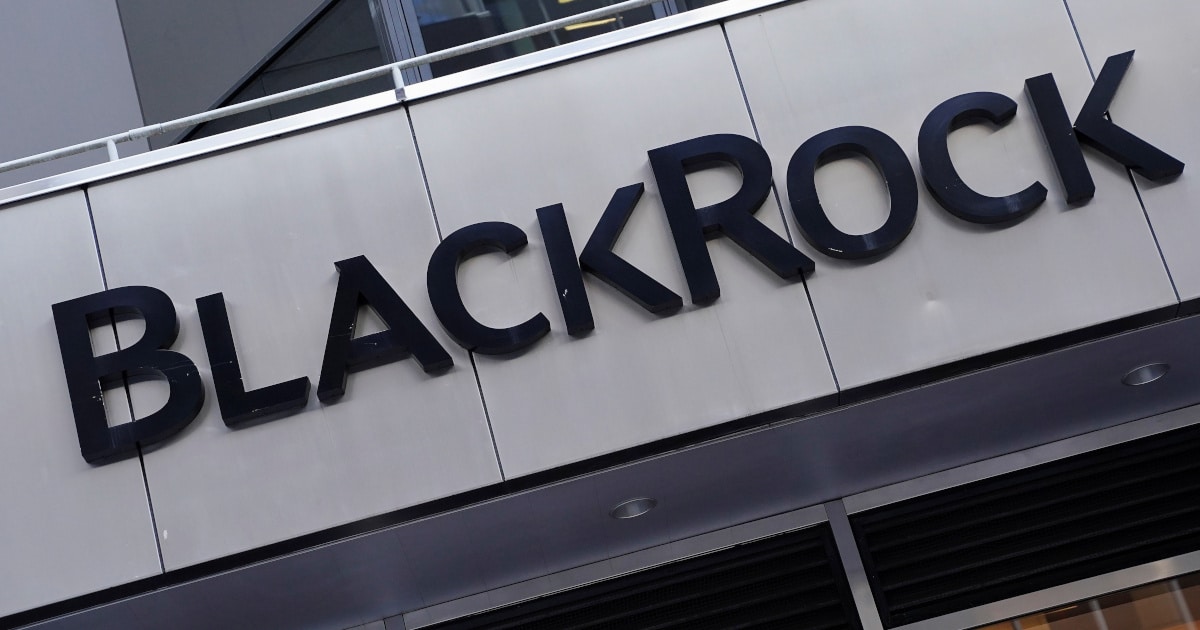 BlackRock’s Bitcoin ETF Faces Historic Outflow of 5,000 BTC Amid Market Decline