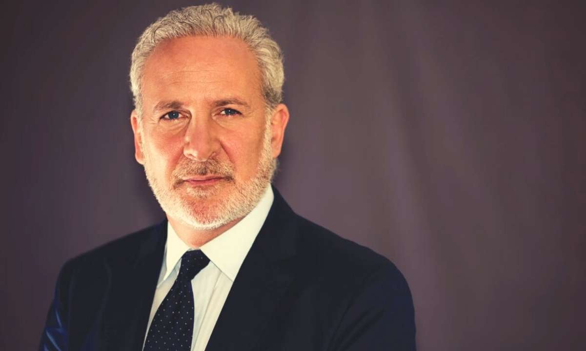 Peter Schiff Anticipates Bitcoin Plunge as Gold Reaches New Heights
