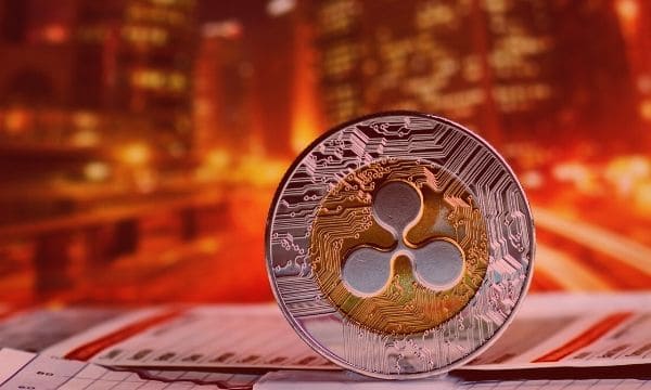 XRP Whales Sell $50 Million Daily: Price at Risk