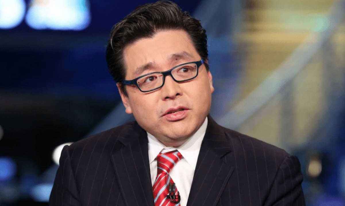 False Allegations Surface: No Proof of Legal Troubles for Tom Lee