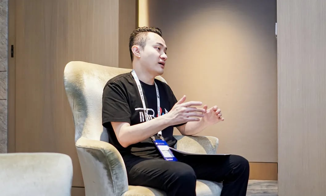 Justin Sun Advocates for Increased Traditional Finance in Tron, Preferring Dogs for Memecoins