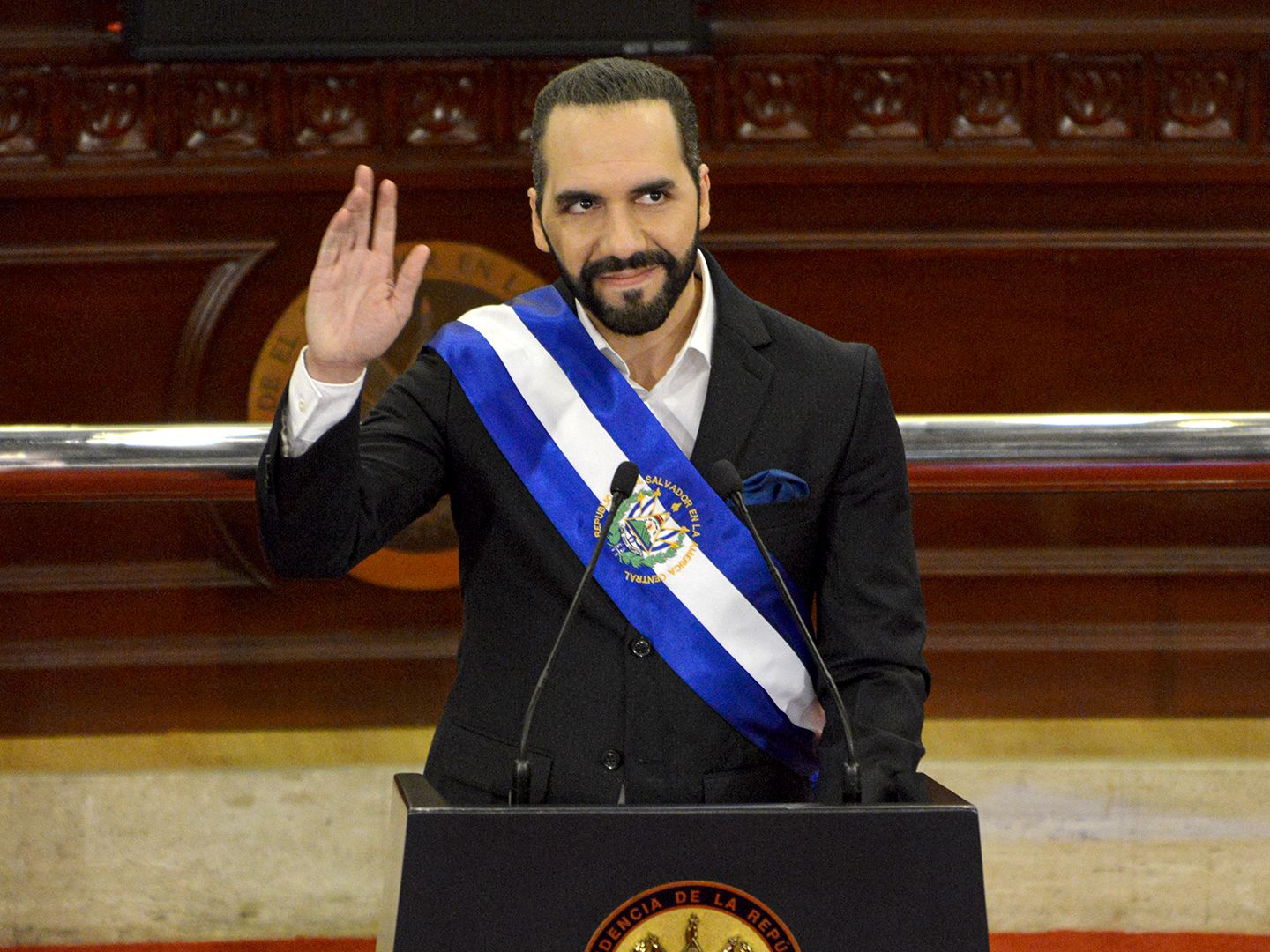 El Salvador's Chivo Crypto Wallet Faces Shutdown in $3.5 Billion IMF Agreement