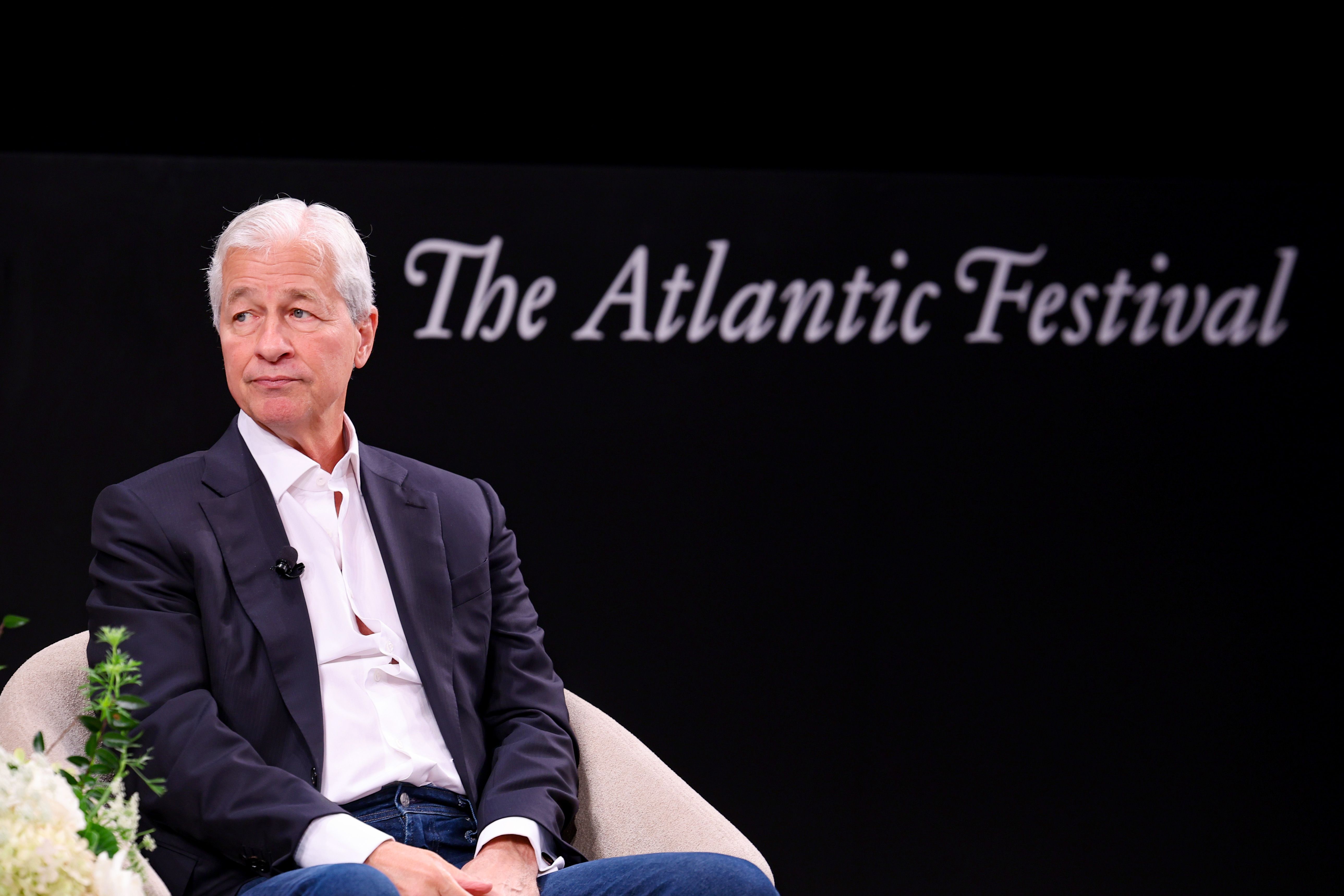 Jamie Dimon Claims Bitcoin Lacks Value