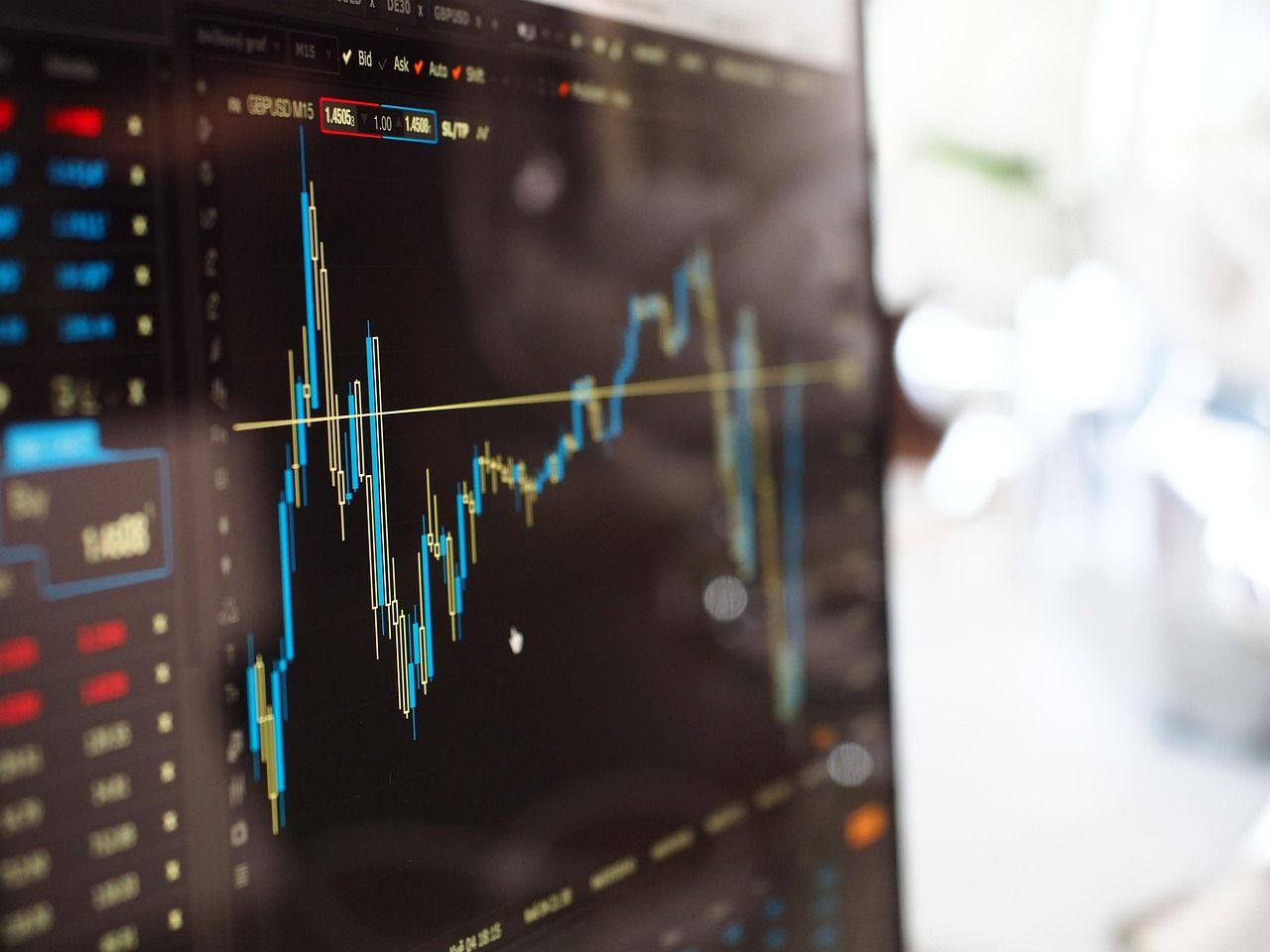 Record Outflow of Over $930M from U.S. Bitcoin ETFs as Carry Trades Decline