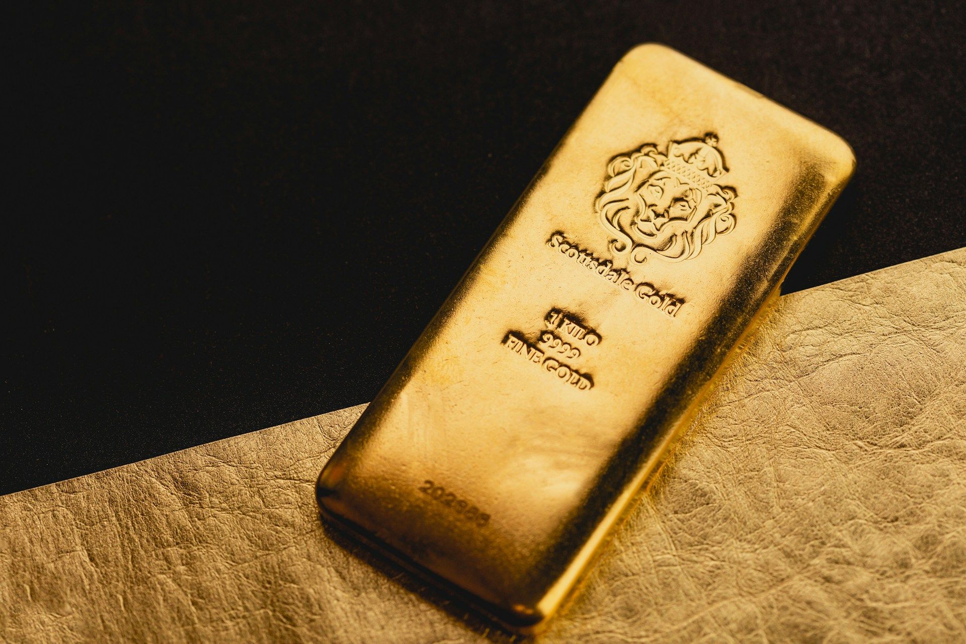 Gold Reaches Record High, Overtaking Bitcoin as the Safe Haven Asset