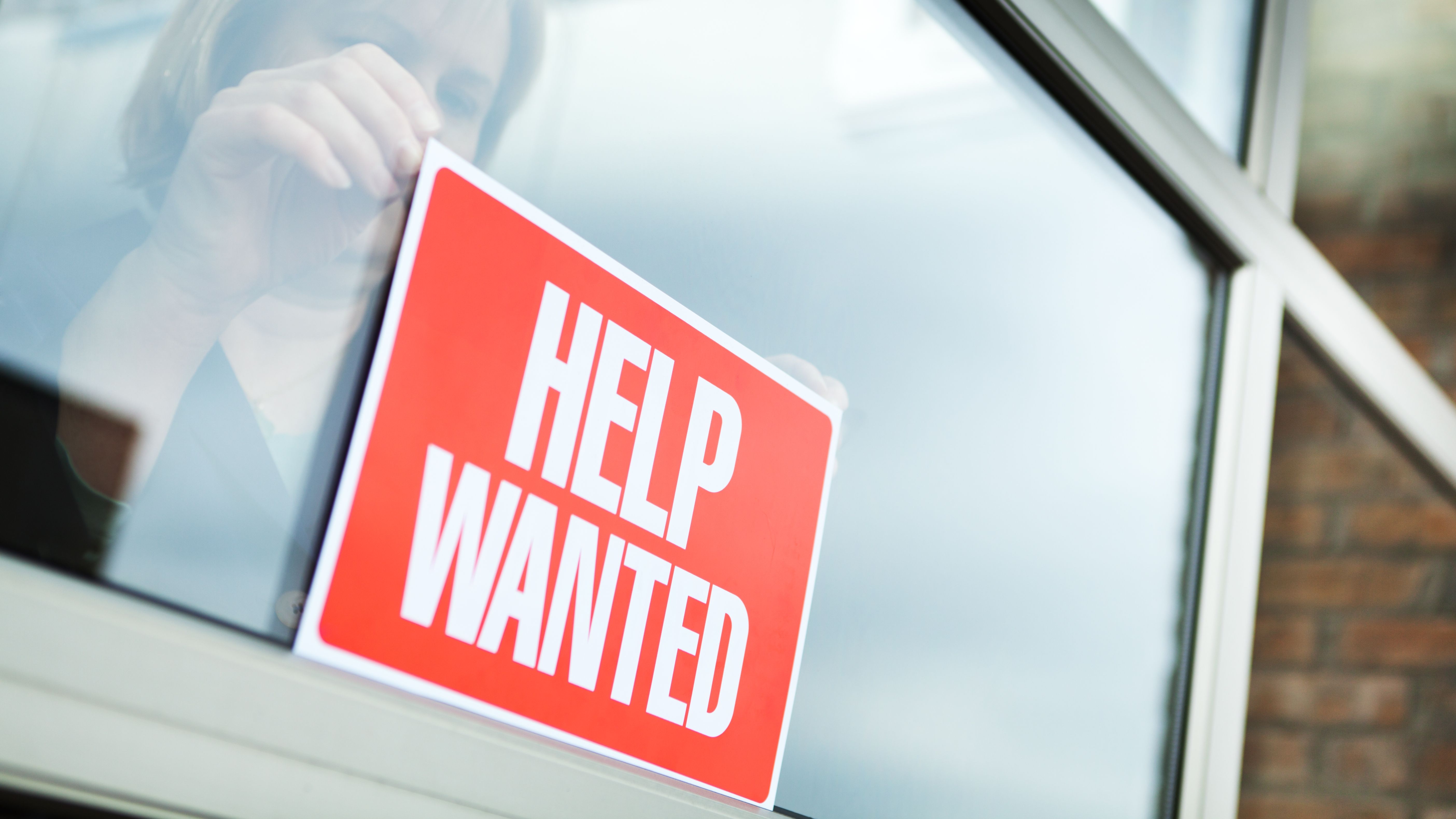 U.S. Employment Surpasses Expectations with 177,000 New Jobs in April