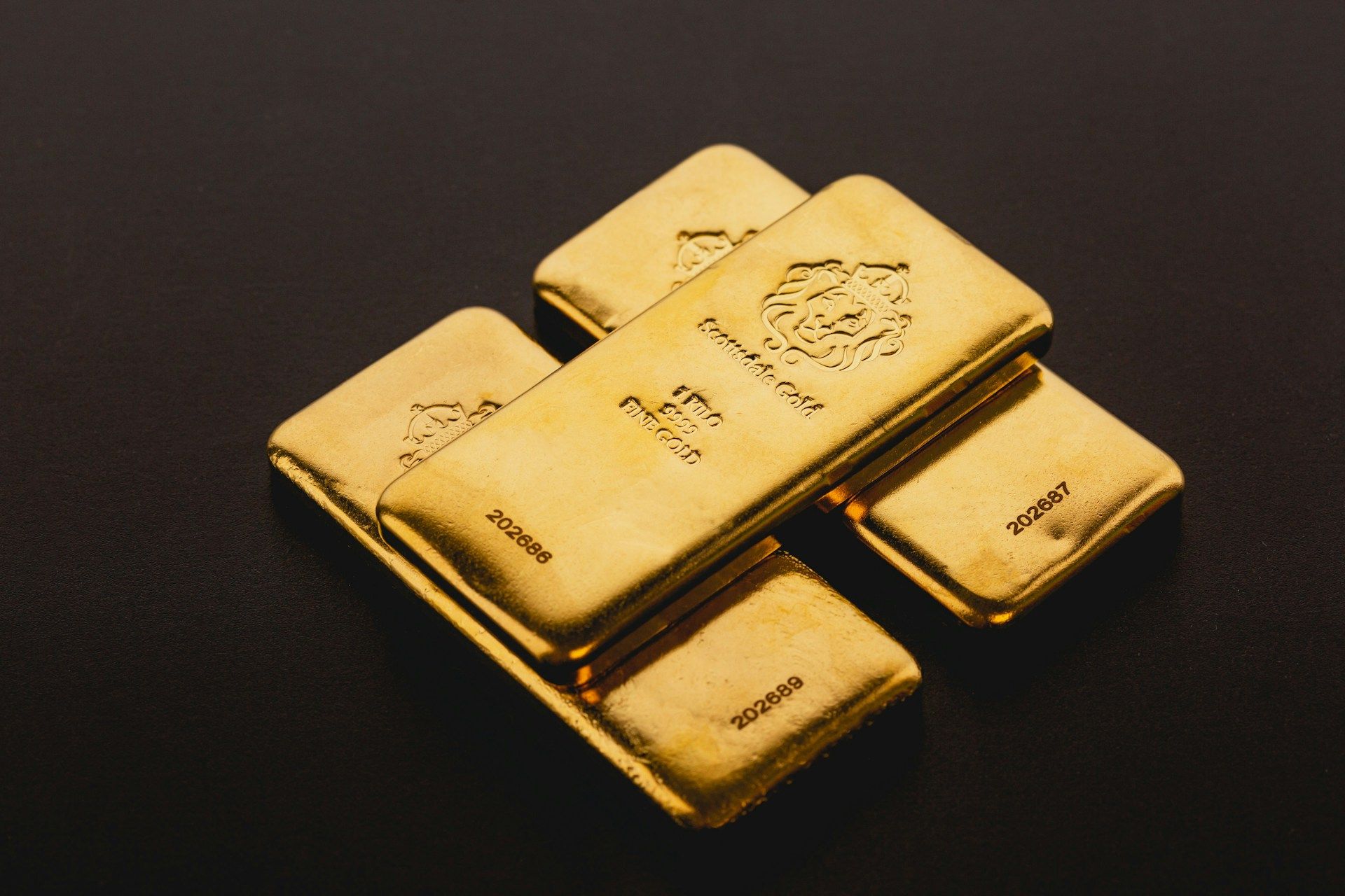 Gold-Backed Cryptocurrency Production Reaches a Three-Year Peak Amid Slowing Central Bank Purchases
