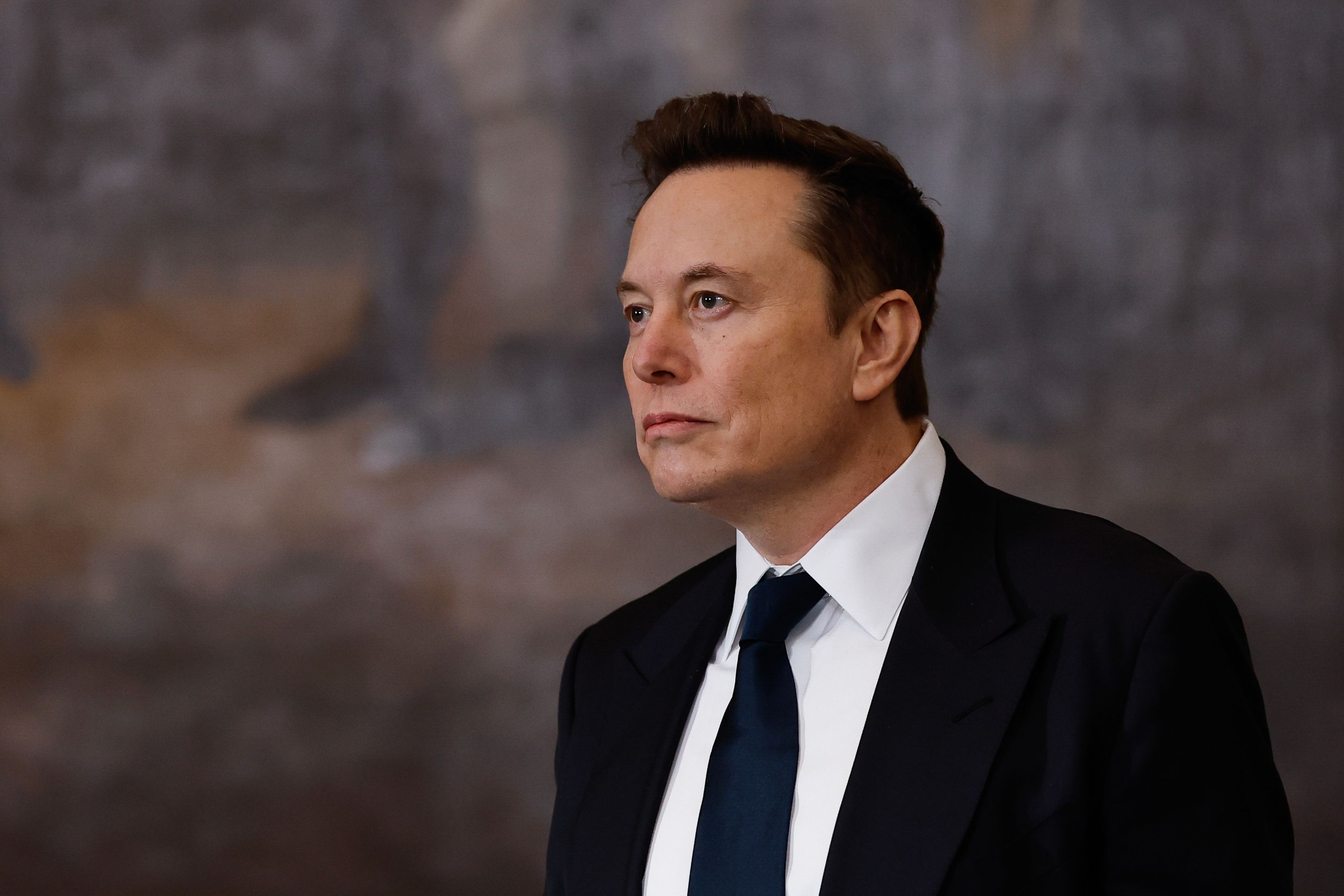 Bitcoin Faces Tough Times as Musk and Trump Clash
