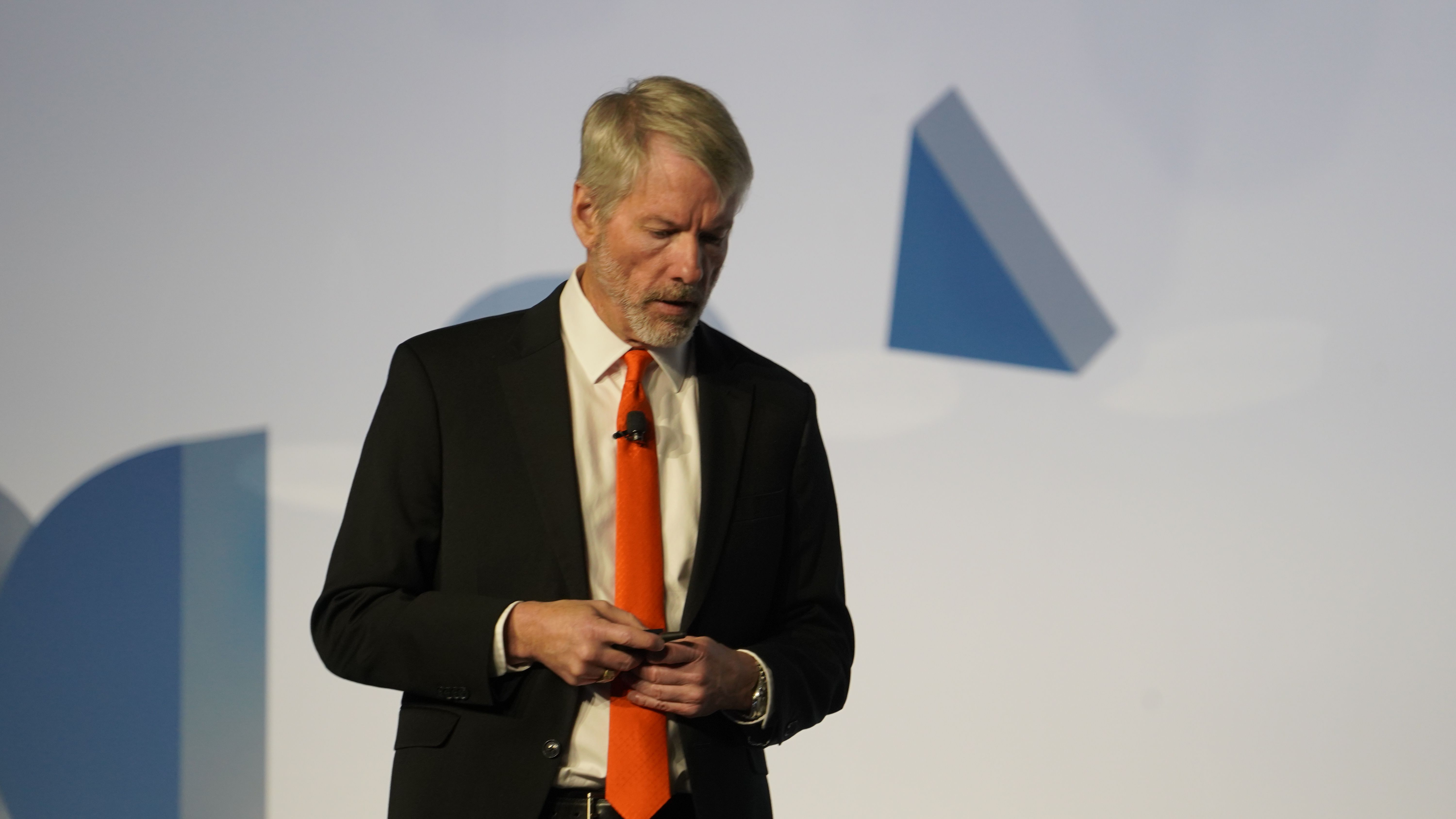 Strategy's Capital Raising Leads to Stock Preference as Bitcoin Purchases Increase