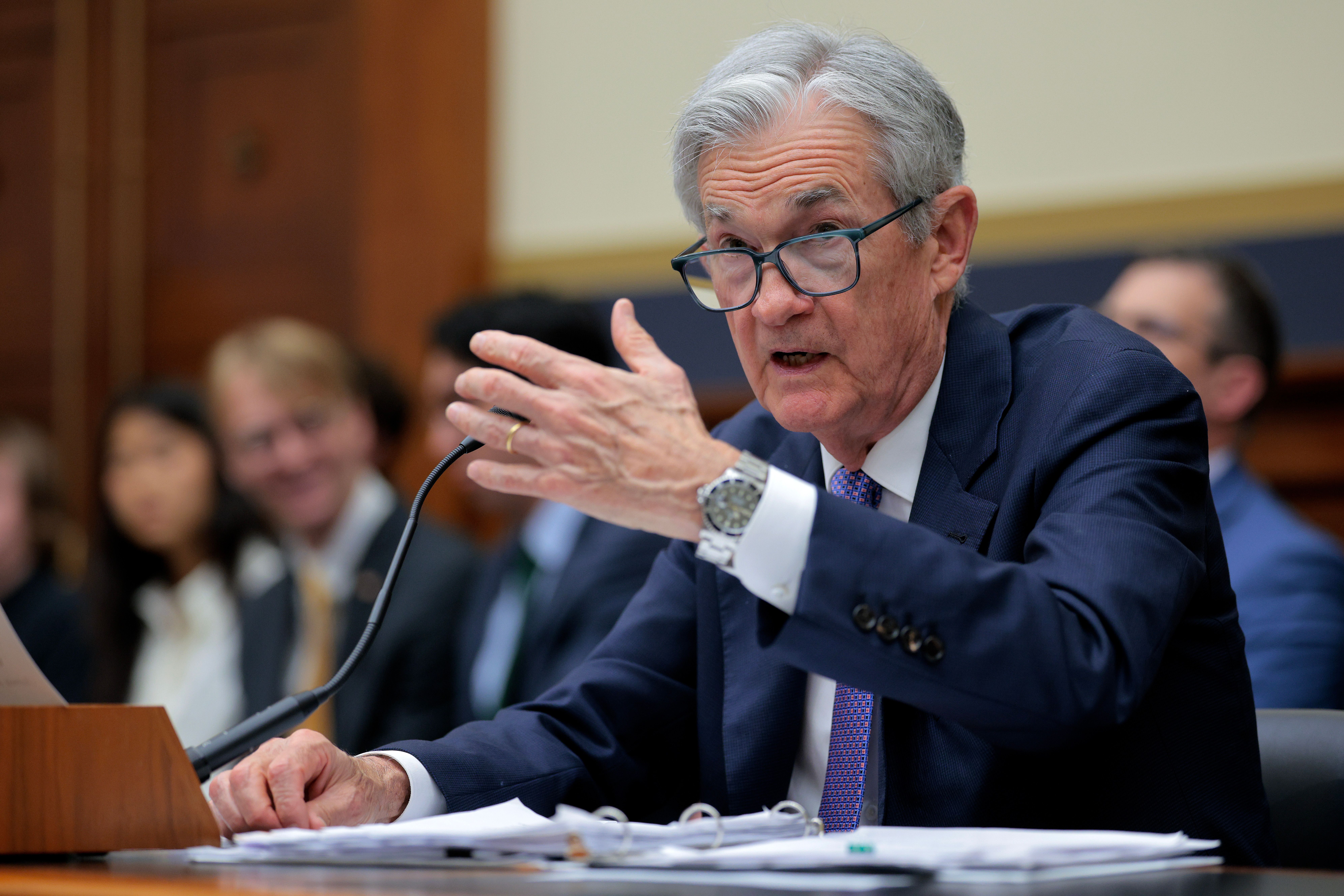Crypto Daybook Americas: Bitcoin Approaches $107K as Ceasefire Impacts Markets, Powell in Focus