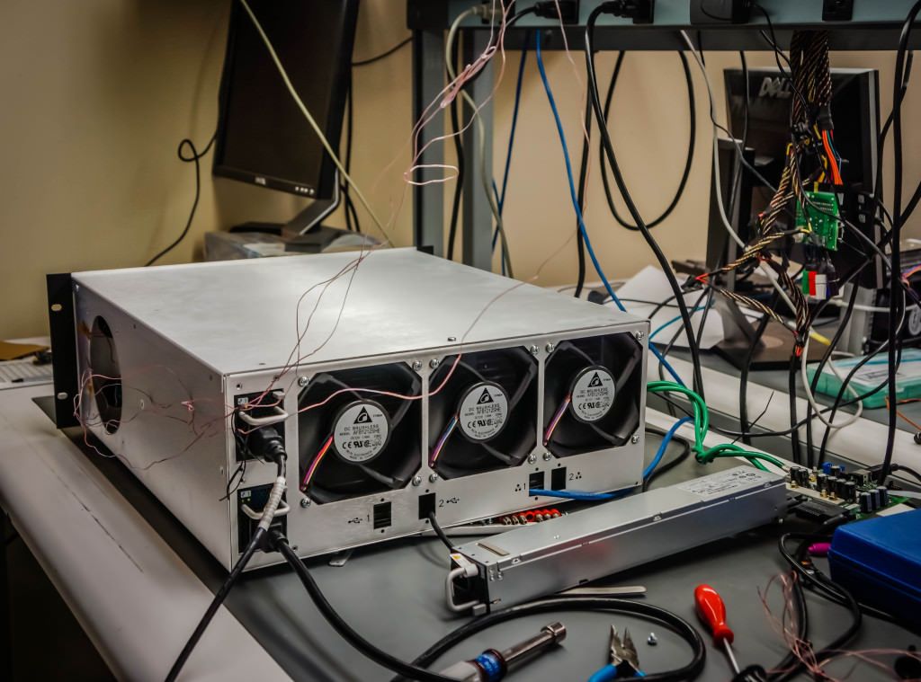 Bitcoin Miner Earnings Hit Two-Month Low, Yet No Signs of Forced Selling
