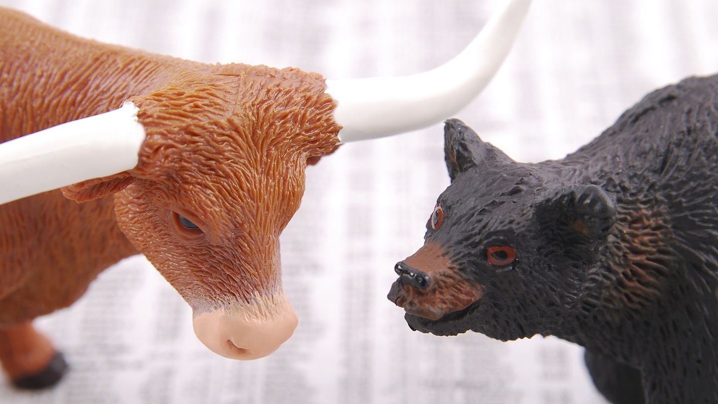 Bitcoin Fuels Crypto Market Stability as Altcoins Struggle in 2025's First Half