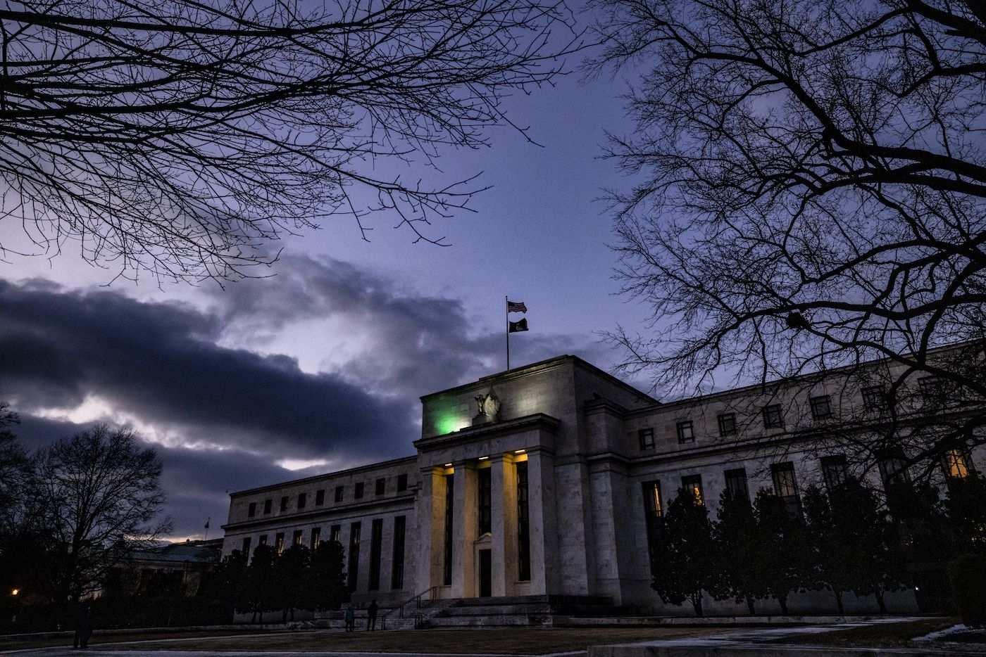 Bitcoin Soars Above $117K as Trump Proposes Stephen Miran for Federal Reserve Position