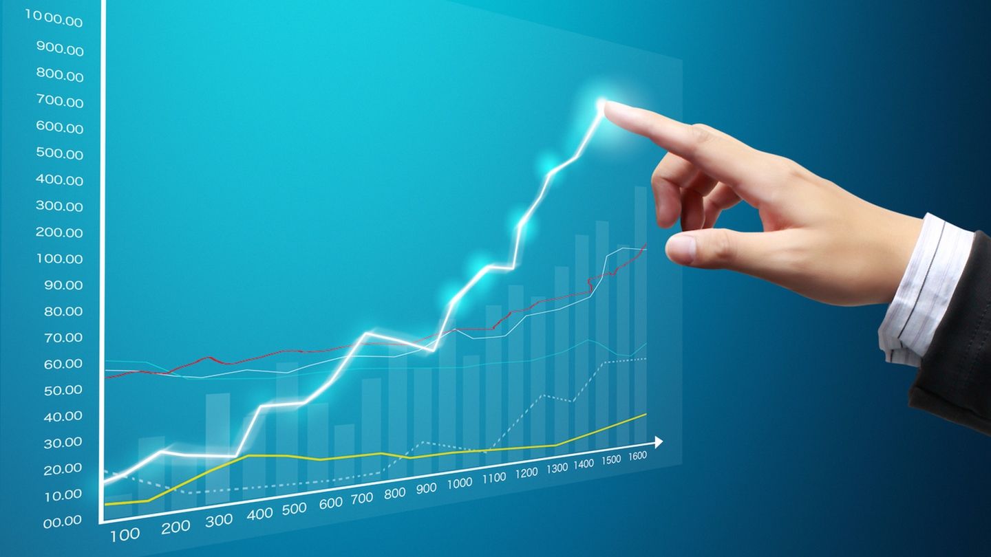Ether Price Forecast Raised to $7,500 by Year-End and $25,000 by 2028
