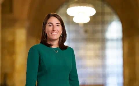 Cleveland Fed President Rejects Rate Cut as Bitcoin Dips Below $113K