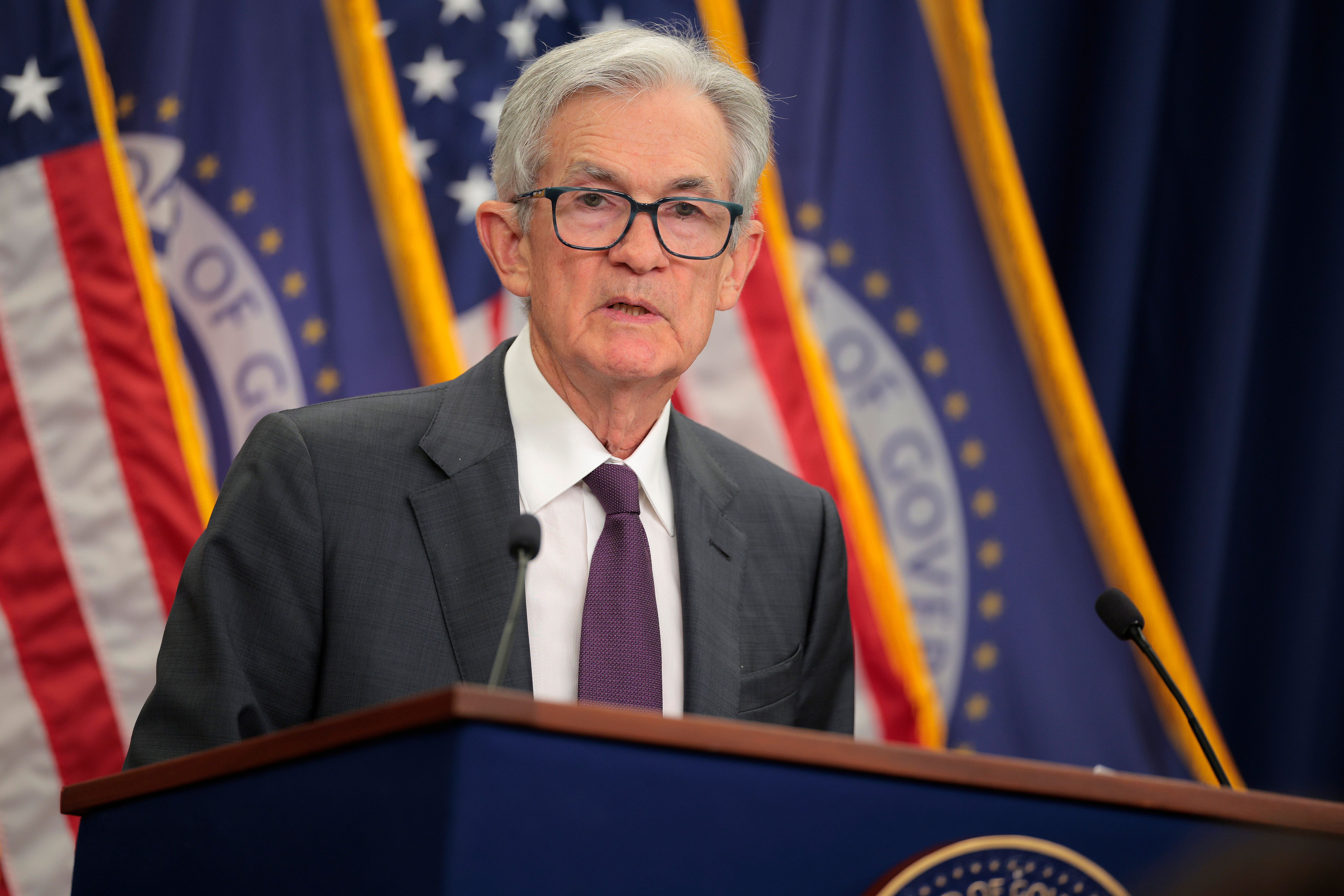 Focus Shifts to Powell as Bitcoin Holds Steady Below $113K