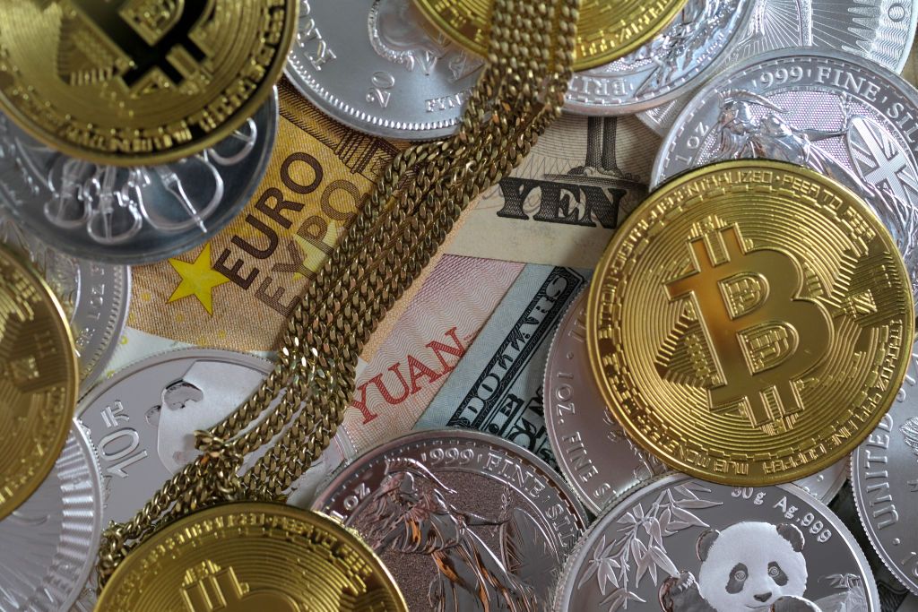 Is It Time to Abandon Gold for Bitcoin Considering Trump's Support for Crypto?