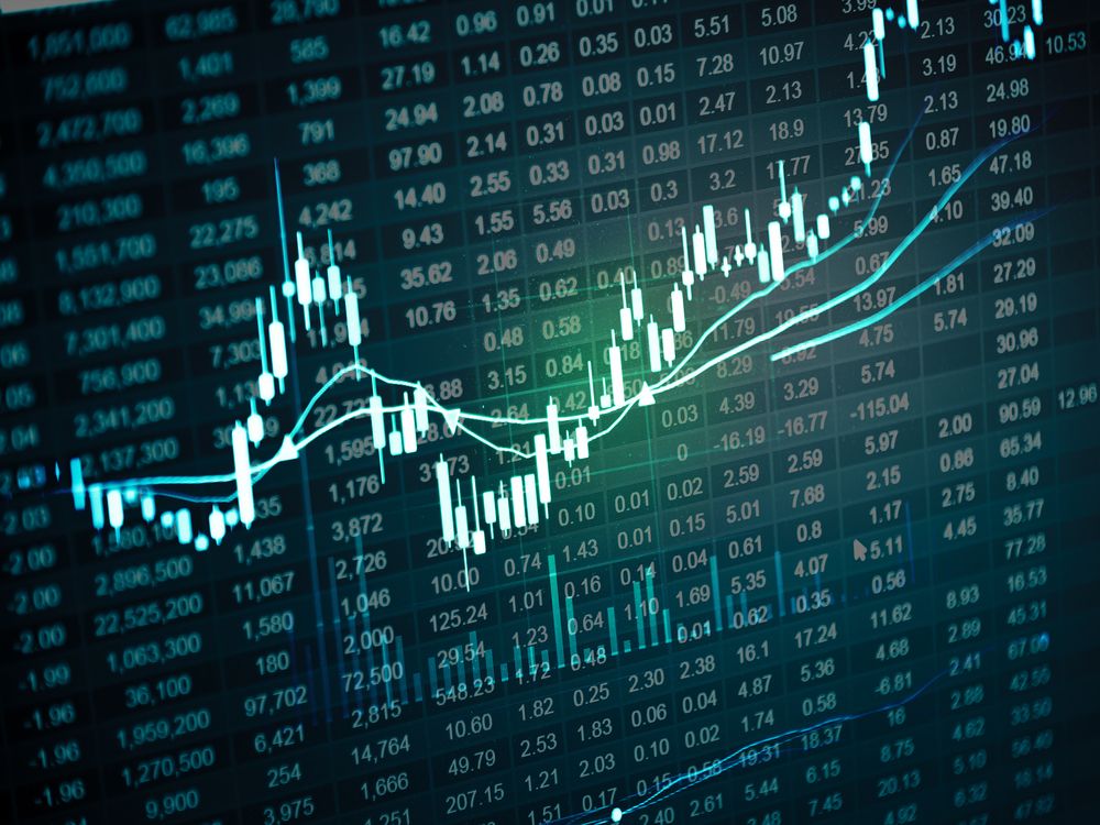 Traders Anticipate Year-End Surge in Altcoins: A Focus on SOL, XRP, and TRUMP