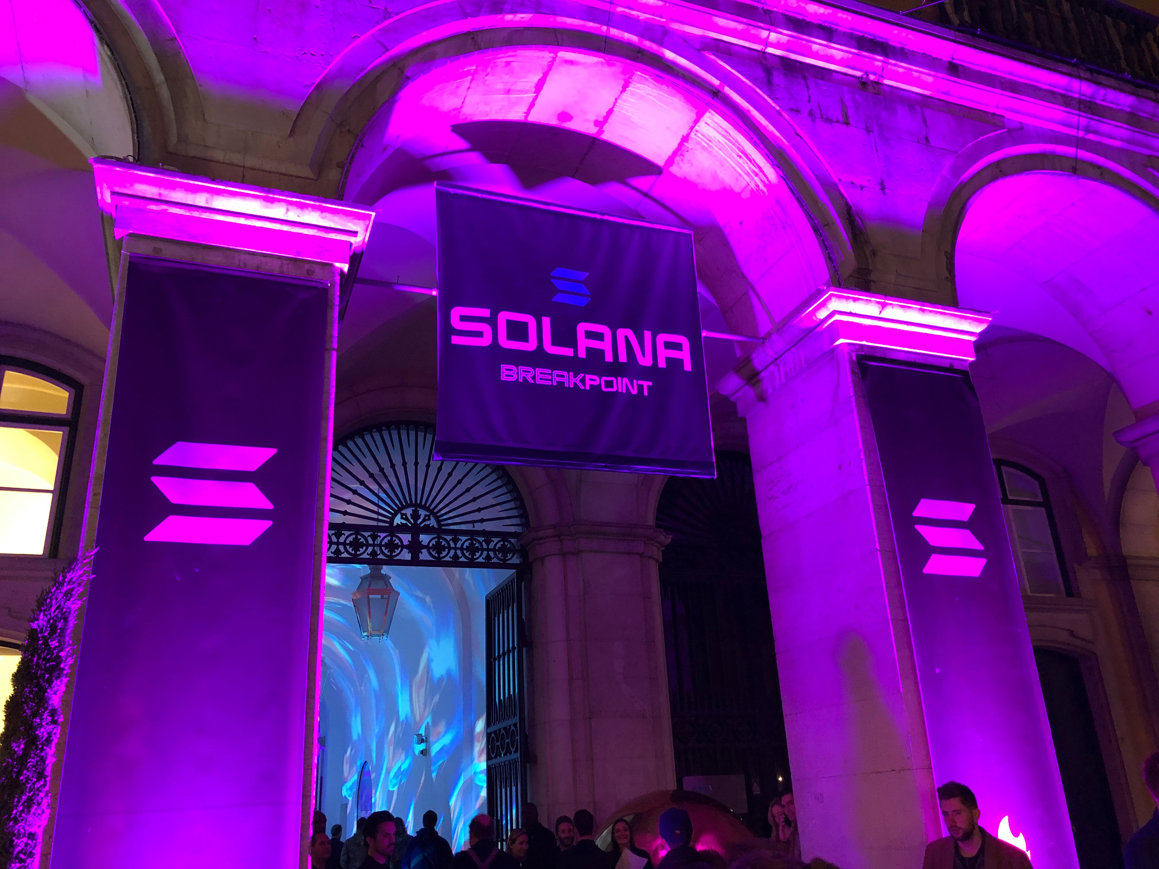 Forward Industries Secures $1.65 Billion for Solana Treasury, Stock Climbs 128% in Pre-Market